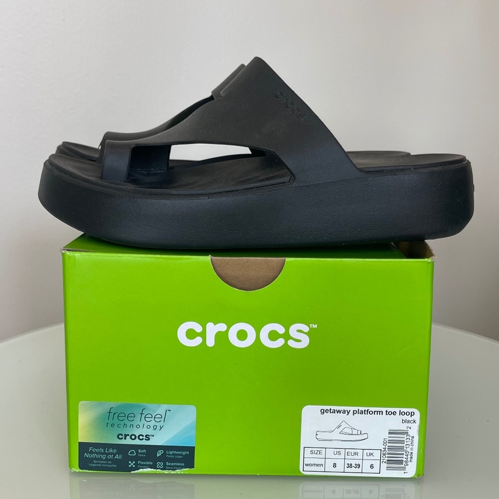 Crocs Getaway Platform Toe Loop Sandals – Black, Women’s Size 8 (NIB)